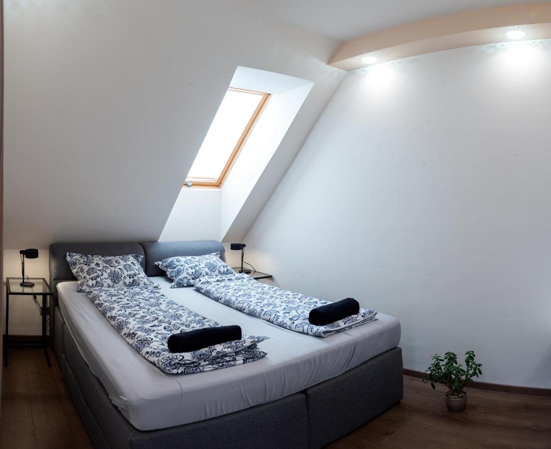 Dream Apartman 1 With Free Parking Gyor Bagian luar foto