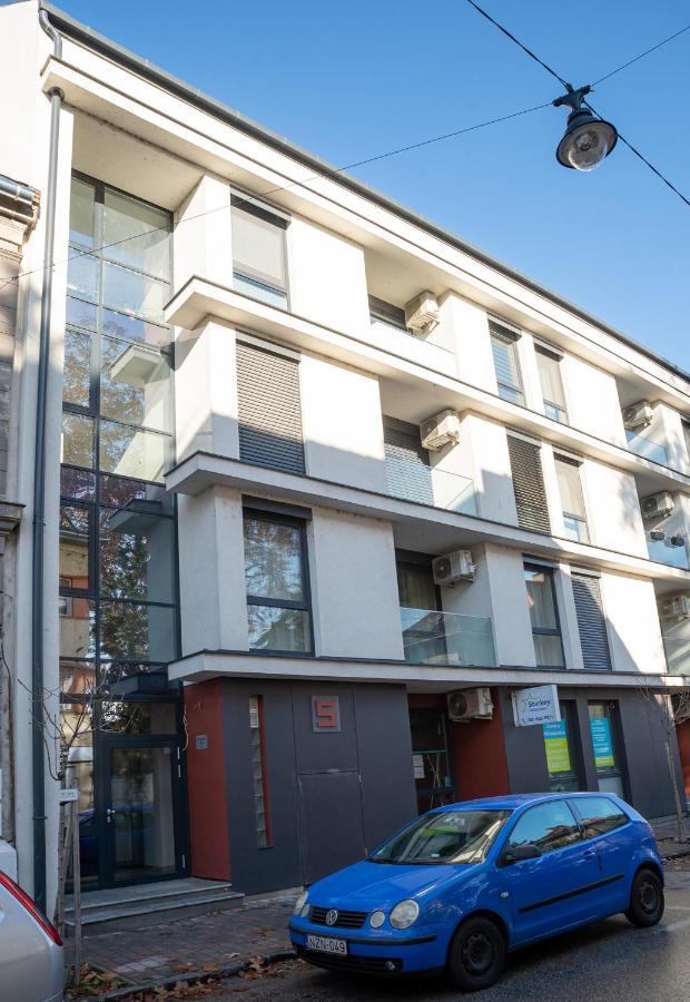 Dream Apartman 1 With Free Parking Gyor Bagian luar foto