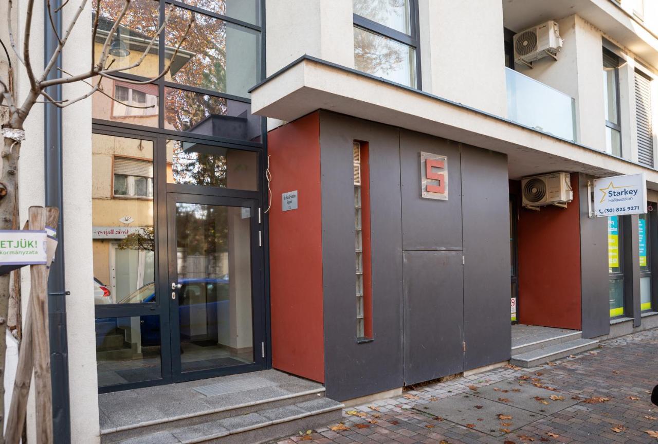 Dream Apartman 1 With Free Parking Gyor Bagian luar foto